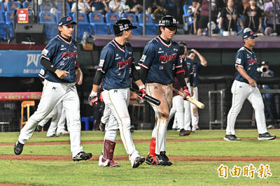 中職》桃猿團長失言嗆Josh「臭俗辣」遭炎上！ 道歉邀約被冷回8字