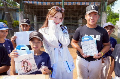 中職》富邦送愛到花蓮 Fubon Angels李雅英為太巴塱、光復少棒球員夢想應援 中職》富邦送愛到花蓮 Fubon Angels李雅英為太巴塱、光復少棒球員夢想應援