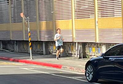 運動部》李洋上任第1天先跑5千公尺 親自廣播還請吃仙草凍（影音）