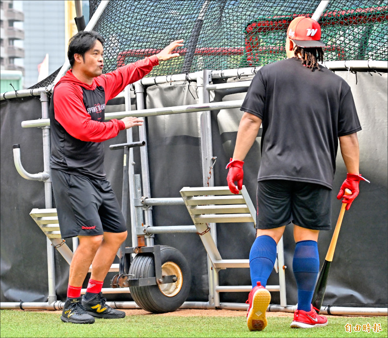 林智勝轉教練 第1天先「立威」 林智勝轉教練 第1天先「立威」