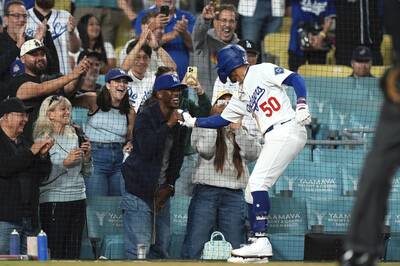 MLB》曾陷低迷的貝茲大復活！4安+滿貫彈 還和「CP3」擊掌慶祝