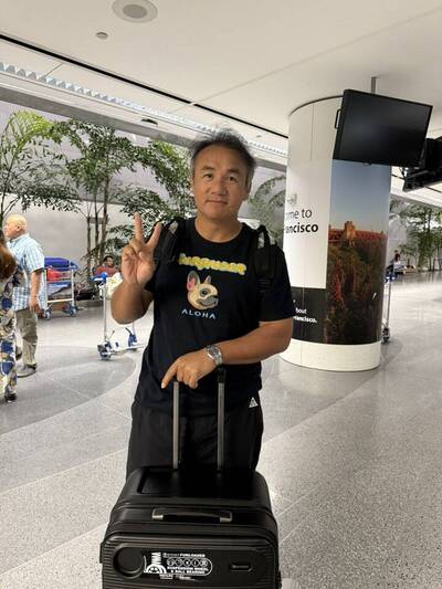 棒球》有眼不識泰山! 護照上沒頭髮與本人不符 張泰山出國被海關盯上 棒球》有眼不識泰山! 護照上沒頭髮與本人不符 張泰山出國被海關盯上