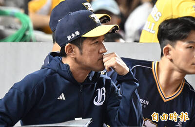 兄弟內野沒人接球「羞愧play」 平野：這球是要下二軍的