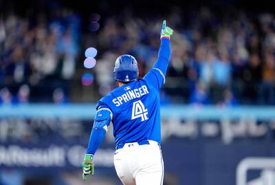 美聯冠軍賽》藍鳥迷嗨翻！「春天哥」首局首打席開轟 超越基特還寫隊史第1人