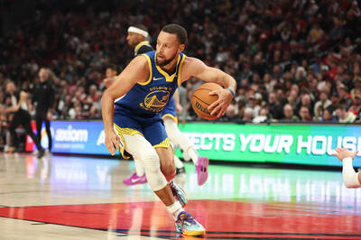 NBA》柯瑞轟7顆三分、拿35分白做工 勇士被拓荒者打爆 NBA》柯瑞轟7顆三分、拿35分白做工 勇士被拓荒者打爆
