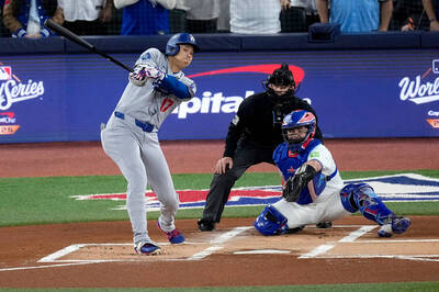 世界大賽》大谷翔平開轟、卻也錯失滿壘機會 道奇教頭仍有期待 世界大賽》大谷翔平開轟、卻也錯失滿壘機會 道奇教頭仍有期待