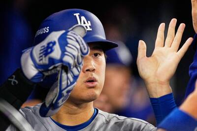 世界大賽》大谷翔平豪寫史上第2狂紀錄！藍鳥單局敲2安回擊山本由伸