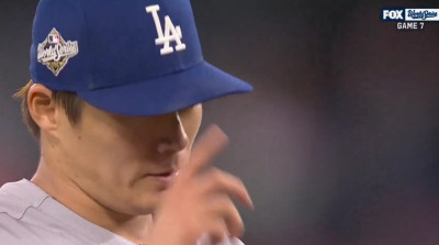 世界大賽》向小葛雷諾輕點帽沿致意一幕 山本由伸獲球迷瘋狂點讚