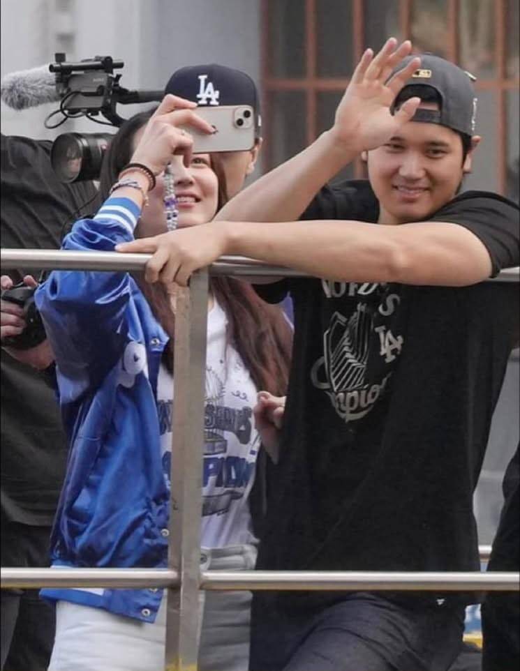 田中真美子還在用iPhone 13 林智群點出2重點網笑翻