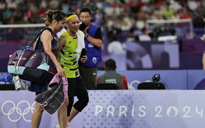 羽球》有如照鏡子般仙拚仙成追憶！好友依瑟儂祝福小戴：沒什麼好說