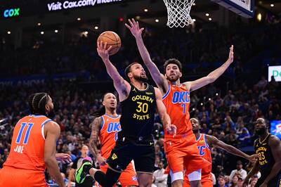 NBA》17年來首次！為擋對手投三分 柯瑞苦吞生涯第1次惡意犯規（影音）