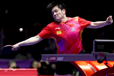 中國運動會》逆轉擊敗世界球王王楚欽 樊振東連4屆闖進男單金牌戰