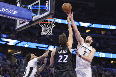 NBA》柯內特再見大火鍋 馬刺沒「斑馬」9場贏7場（影音）