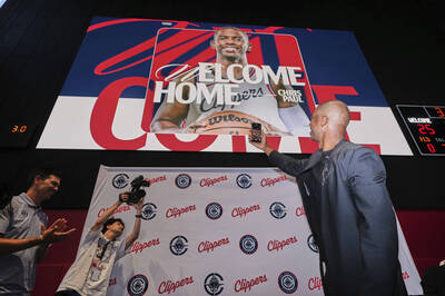 NBA》美媒放出保羅回歸快艇落淚影片 「表弟」卡森斯痛批球團冷血（影音）