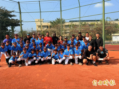 大聯盟退役球星現身土庫！馬光國中棒球隊員直呼超興奮