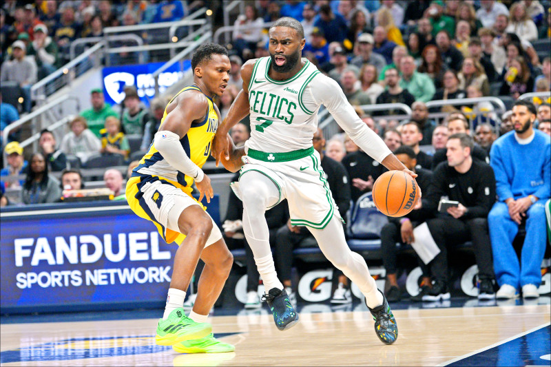 NBA》布朗30分踹溜馬 羅培茲3分彈轟垮拓荒者