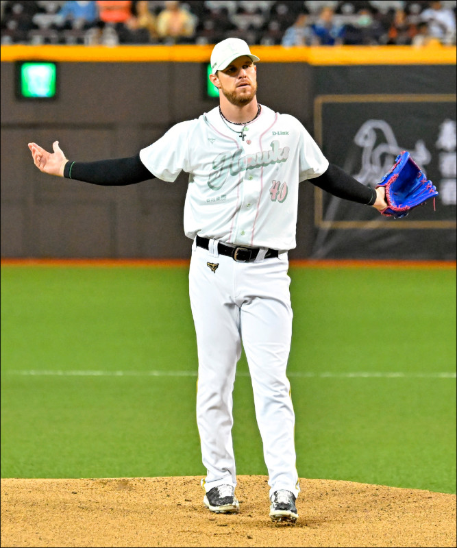 新聞分析》近兩年轉隊洋投 7人有6人沒甩228