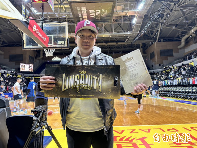 TPBL》「豪哥我愛你，要不要加入特攻？」周思齊出席林書豪引退儀式獻祝福