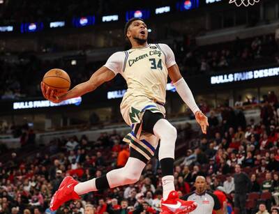 NBA》勝負底定秀大風車灌籃！字母哥回歸首戰起爭議：不在乎潛規則