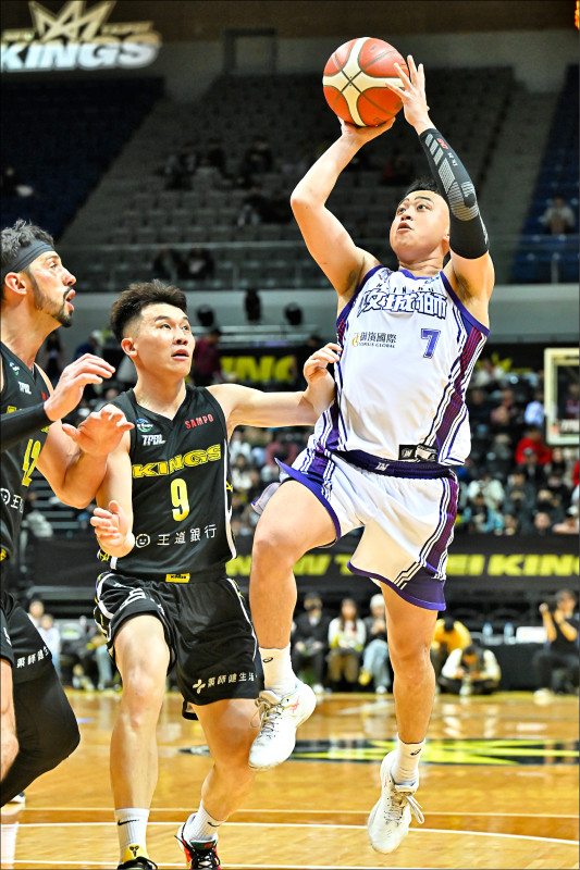 TPBL年度進步獎熱門》曾柏喻轉型1號位 中距離跳投超殺