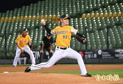 中職》去年季後遭兄弟釋出 吳哲源宣布暫別賽場、高掛球鞋