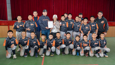 P:1:棒球》12強冠軍教頭曾豪駒 與基層少棒「小球芽」溫暖相見