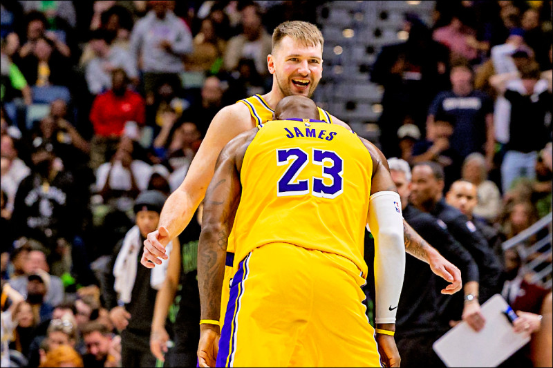 各飆30分 詹皇大讚東契奇「湖人門面」