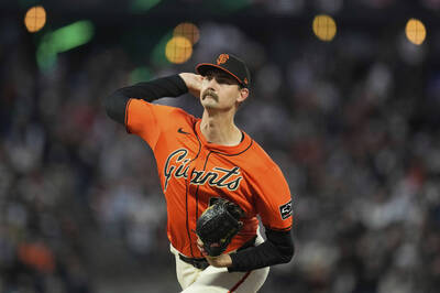 日職》曾與鄧愷威當隊友 身高211公分的「巨投」轉戰歐力士