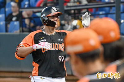 棒球》神全無人能擋！林益全開季連6場敲安 「六割男」稱霸CPB打擊榜