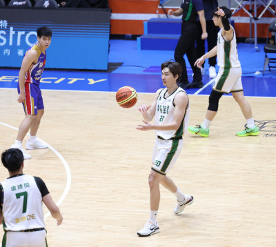 SBL》賣命牽制裕隆洋將摩斯 周伯勳重回熟悉賽場有期許