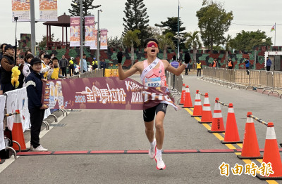 馬拉松場邊督戰  許績勝：金門是很好的長跑搖籃