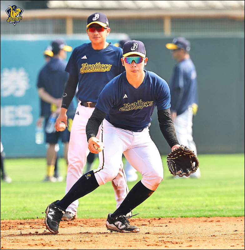 兄弟內野卡位戰 張仁瑋、楊祥禾勤打底