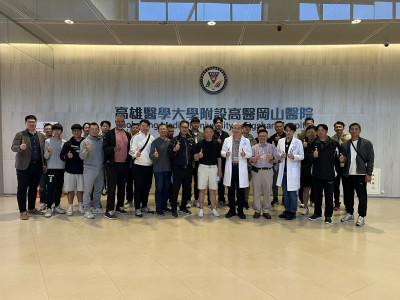 中職》雄鷹春訓拚健康 洪總率隊赴高醫岡山健檢