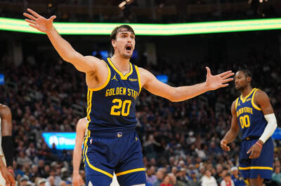 NBA》慘！接連被交易後遭裁掉 前勇士208公分中鋒下一步在哪？