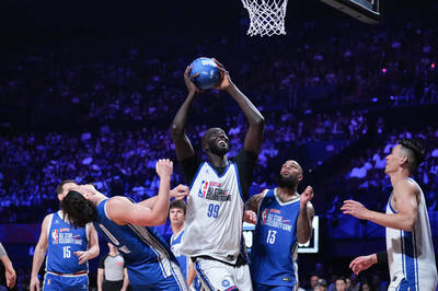 NBA名人賽》比斑馬還高！229公分巨神兵20分21籃板超狂 林書豪飆8分球