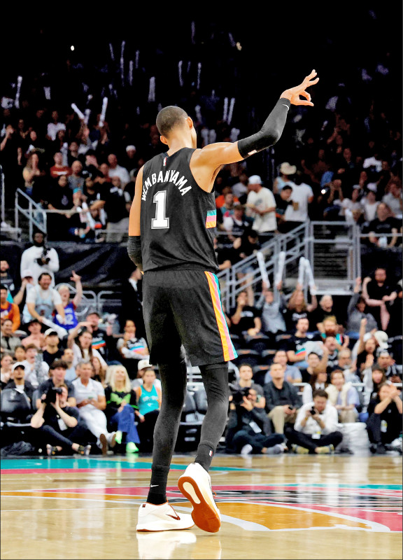 馬刺7連勝 進逼龍頭雷霆