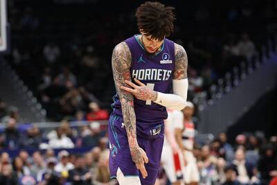 NBA》射瘋了！ 小波爾三節就10顆 黃蜂追平聯盟單節三分紀錄