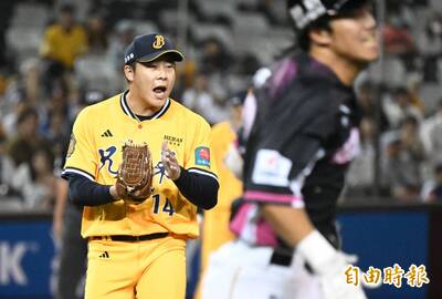 台日交流賽》遭軟銀震撼教育！ 兄弟左投0.1局核爆被KO