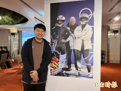 冬奧》雪車女將林欣蓉推銷台灣 喜獲花滑奧運金牌「璃來龍」合照