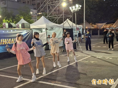 WBC經典賽台日大戰開打 竹市後站夜市直播派對加油聲不斷