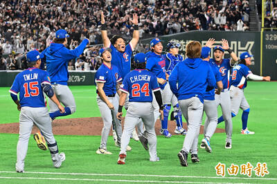 經典賽Live》陳傑憲10局代跑跑回超前分！台灣5：4南韓