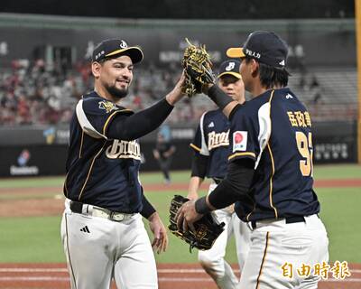 中職》勝騎士強投+岳政華豪打  兄弟躲過尷尬紀錄
