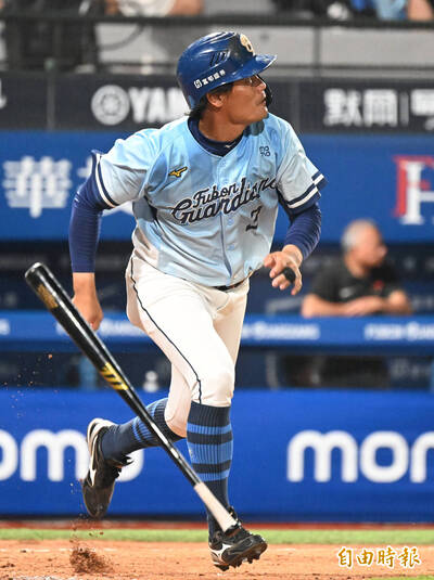 史上最老代打全壘打！富邦42歲王拔驚天一棒寫歷史