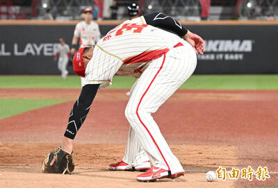 中職》李展毅「道歉野球」敲生涯首支三壘打！ 葉總笑：漏那顆才是嚇到