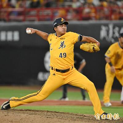 中職》穿戴台鋼商品餵球新潟監督武田勝：「這就是職業心態」 - 自由體育