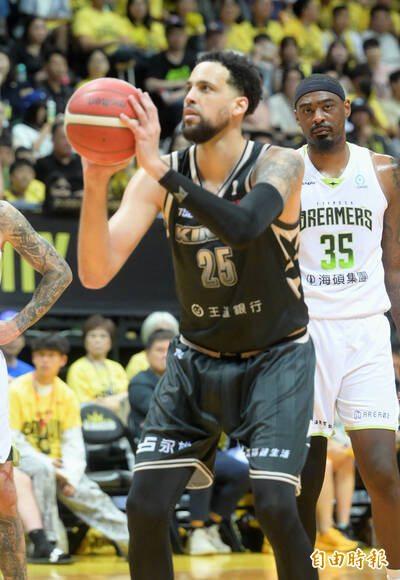 TPBL總冠軍賽》又是奧帝的關鍵罰球！國王險勝夢想家聽牌