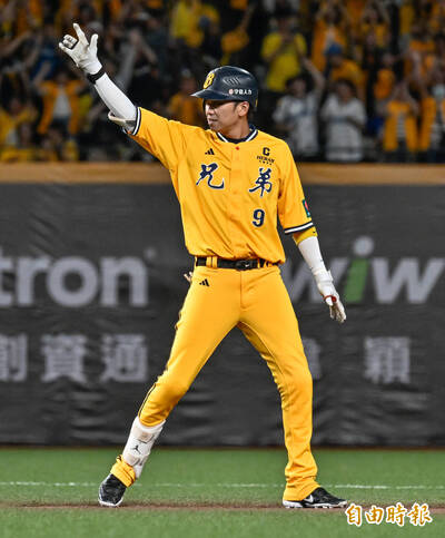 中職》奪還！百萬象迷發威了 兄弟隊長明星賽強勢登頂