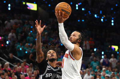 NBA冠軍賽》布朗森決勝節豪取13分、全場30分 尼克G1爆冷逆轉馬刺
