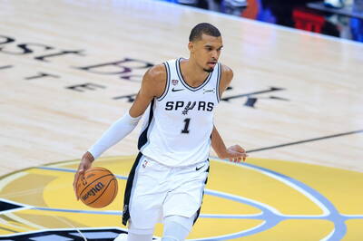 NBA冠軍賽》溫班亞瑪致命失誤！尼克1分險勝馬刺系列賽2：0領先