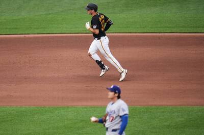 MLB》抓到大谷配球敲首轟！海盜菜鳥再夯逆轉3分砲 主帥驚呼：不可思議